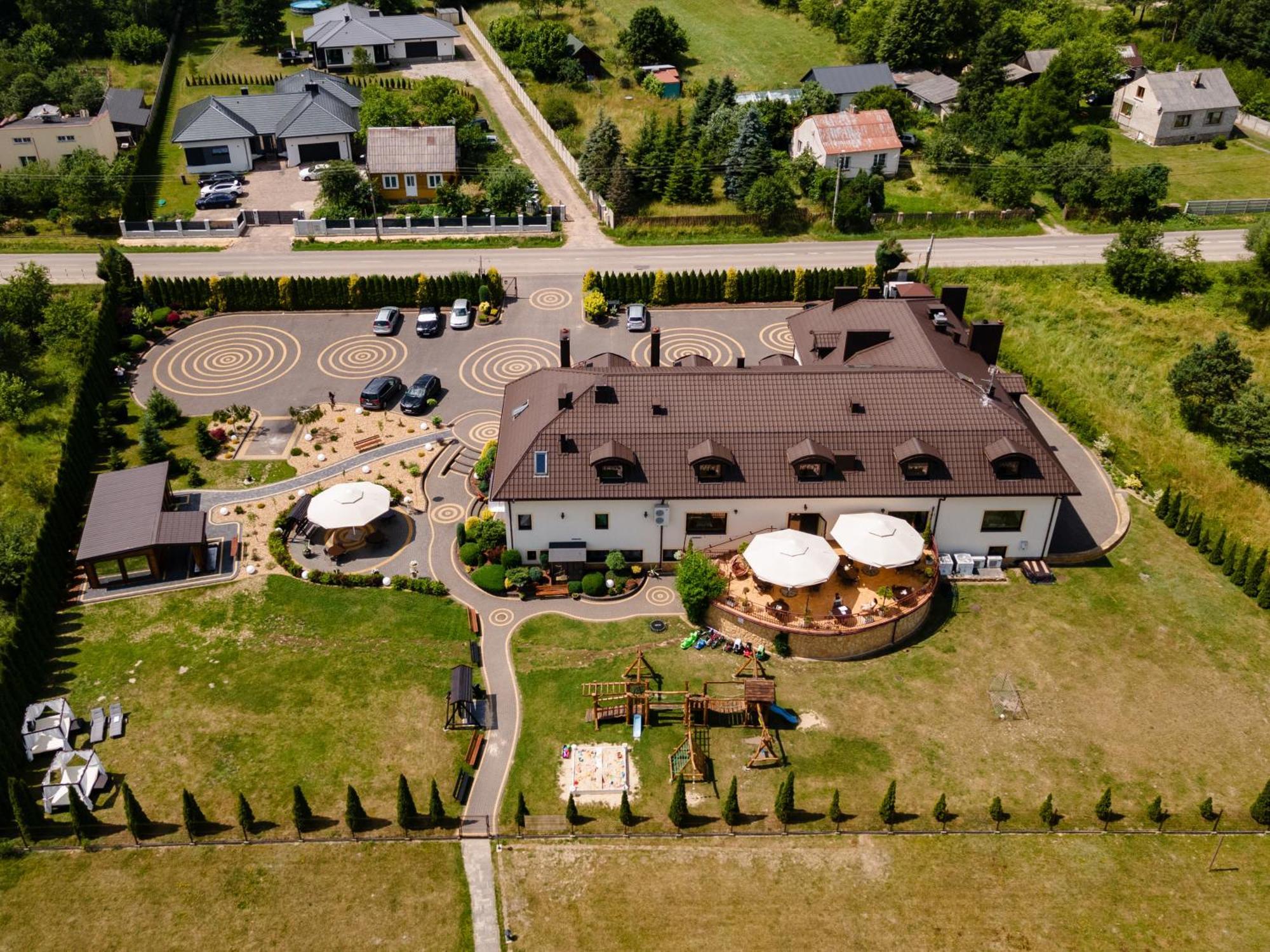 Hotel Magnat Suchedniów Exterior foto